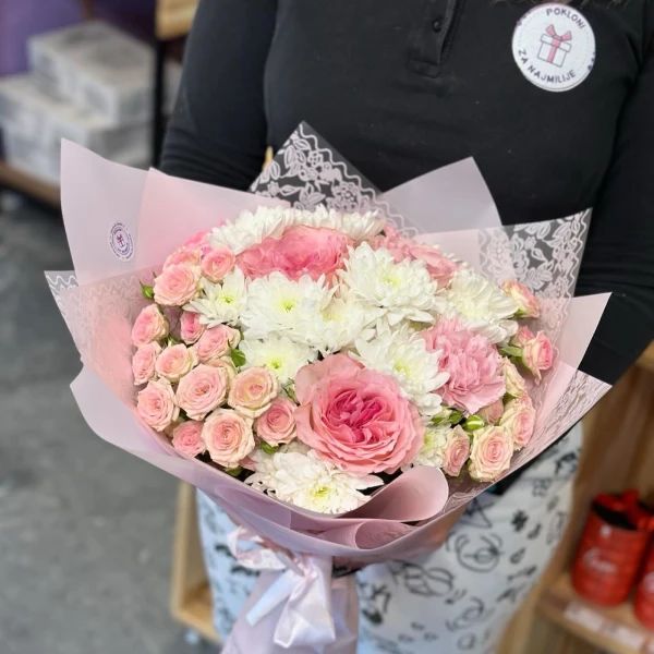 Buket Anastasija od roze i krem hrizantema i ruža - Slika 1