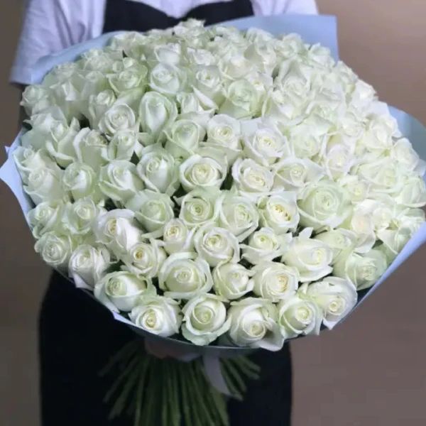 Elegantni buket od 101 bele ruže - Slika 1