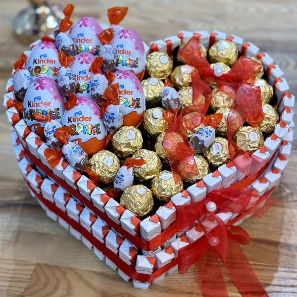 Kinder torta Slatki ljubavni zagrljaj - Slika 1