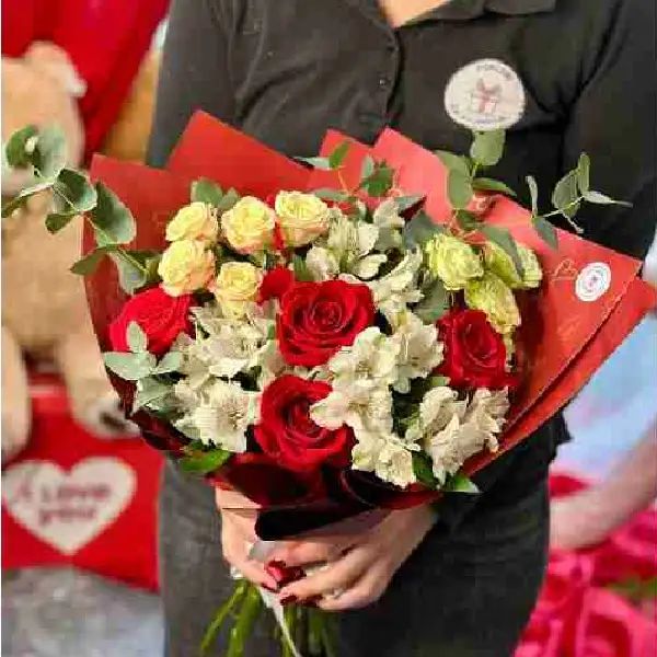 Buket ''Ljubav sa Stilom“ 🌹 - Slika 1